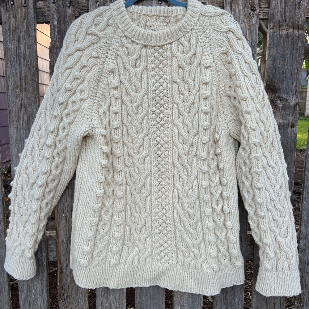 Handmade vintage Irish clan sweater in EUC. Heavy weight and very unique. Unisex